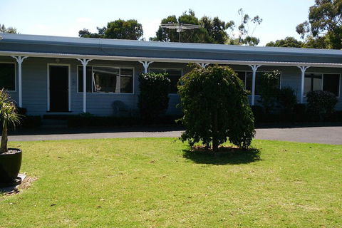 Phillip Island Cottages - Darwin Holiday 1