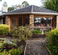Magdala Motor Lodge  Lakeside Restaurant - Darwin Holiday