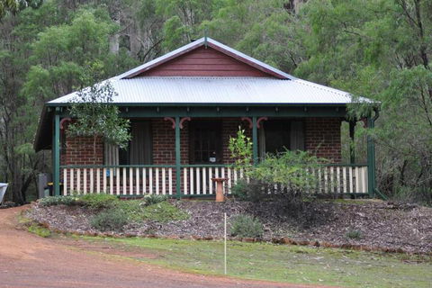 Karri Valley Chalets - Darwin Holiday 3