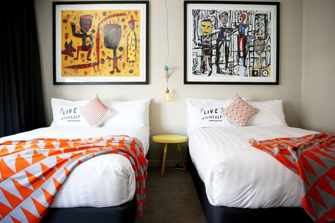 Art Series - The Larwill Studio - Darwin Holiday 4