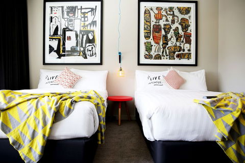 Art Series - The Larwill Studio - Darwin Holiday 6