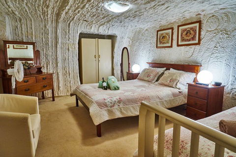 Underground Bed And Breakfast - Darwin Holiday 2
