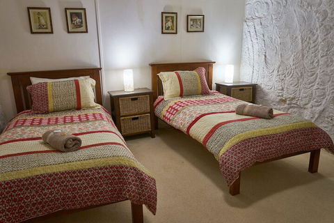 Underground Bed And Breakfast - Darwin Holiday 4