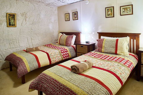 Underground Bed And Breakfast - Darwin Holiday 6