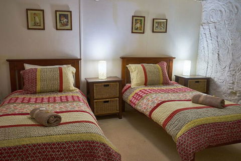 Underground Bed And Breakfast - Darwin Holiday 5
