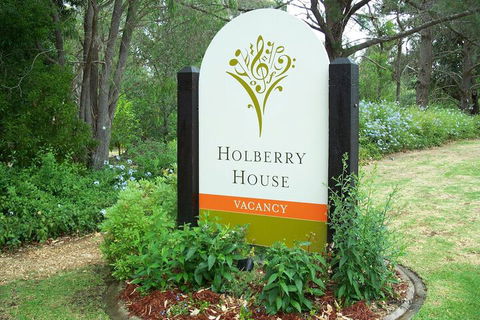 Holberry House - Darwin Holiday 2