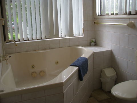 Hill Top Country Guest House - Darwin Holiday 2