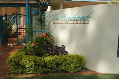 The Esplanade Picnic Point - Darwin Holiday 1