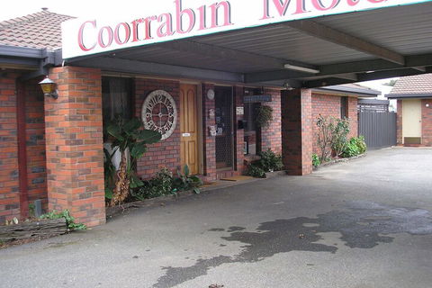 Coorrabin Motor Inn - Darwin Holiday 2