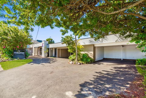 Hideaway Noosa Men Only Beach Resort - Darwin Holiday 2