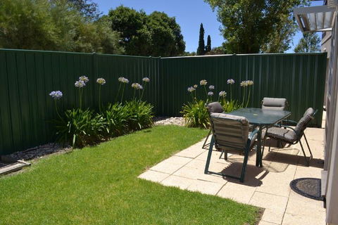 Barossa Valley Apartments - Darwin Holiday 1
