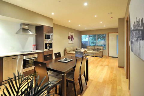 Barossa Valley Apartments - Darwin Holiday 5