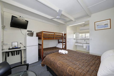 Moore Park Beach Motel - Darwin Holiday 6