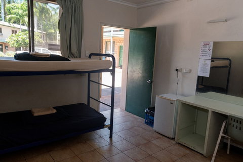 Palm Court Budget Motel Hostel/Backpackers - Darwin Holiday 2