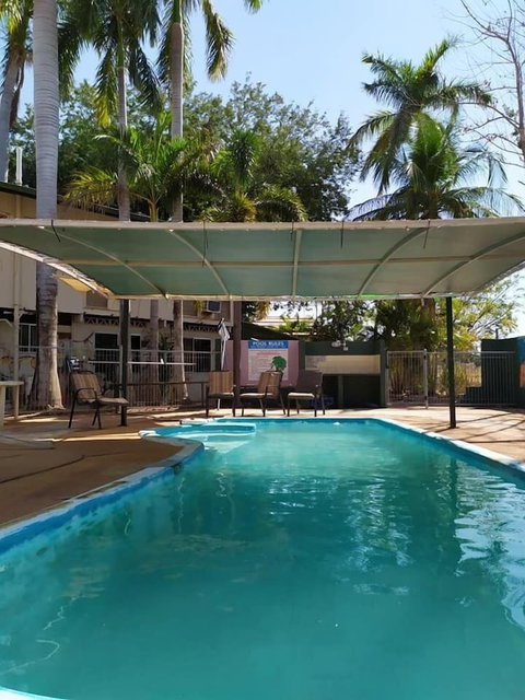 Palm Court Budget Motel Hostel/Backpackers - Darwin Holiday 0