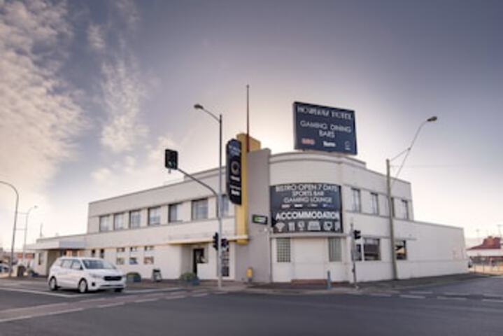 Rocherlea TAS Darwin Holiday