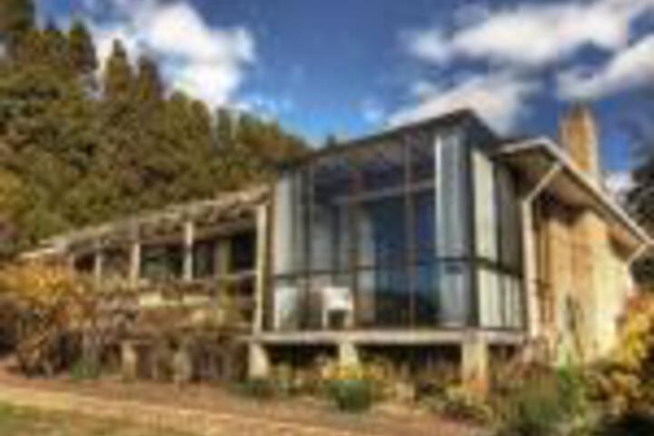 Austins Ferry TAS Darwin Holiday