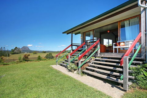 Avalon Noosa Farm Cottages - Darwin Holiday 2