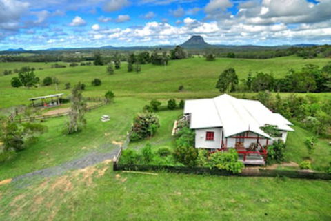 Avalon Noosa Farm Cottages - Darwin Holiday 0
