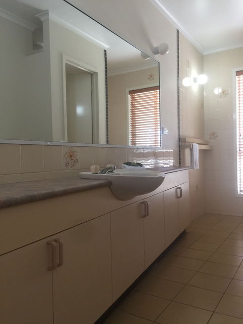 Sandcastles On The Beach Bargara - Darwin Holiday 6