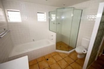 Sandcastles On The Beach Bargara - Darwin Holiday 4