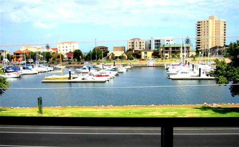 Bayswaterfront Apartments - Darwin Holiday 6