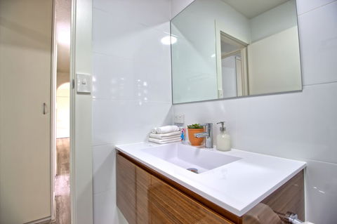 Bayswaterfront Apartments - Darwin Holiday 1