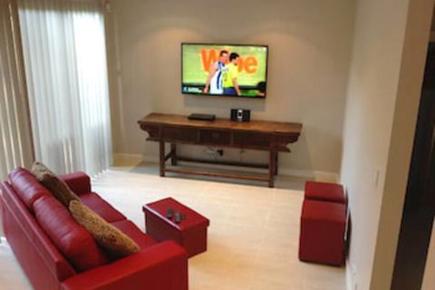 Elandra Holiday Home - Darwin Holiday 1