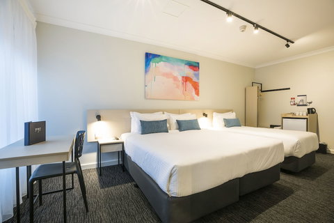 Nightcap At Playford Tavern - Darwin Holiday 4