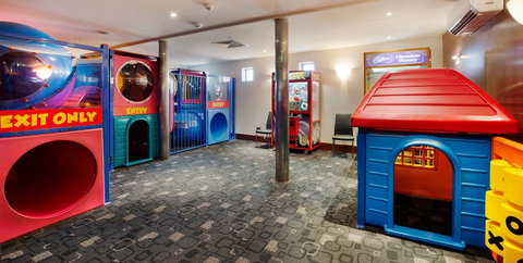 Nightcap At Playford Tavern - Darwin Holiday 6