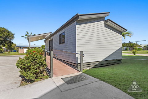 Tin Can Bay Tourist Park - Darwin Holiday 1