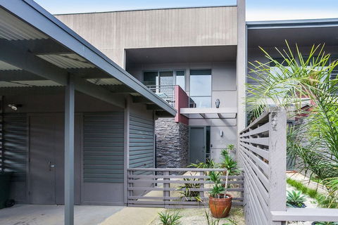 Beach & Golf Stays Torquay - Darwin Holiday 2