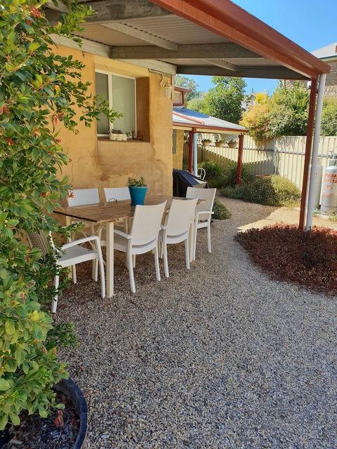Queen's Cottage Bed And Breakfast Barossa Valley - Darwin Holiday 6