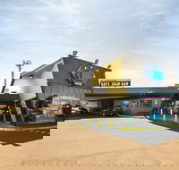 Nightcap at Glengala Hotel - Darwin Holiday