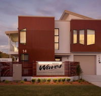 Albany Waves - Darwin Holiday