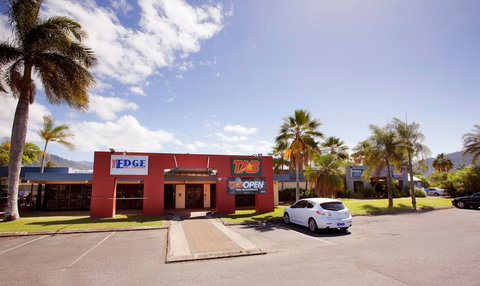 Nightcap At Edge Hill Tavern - Darwin Holiday 1