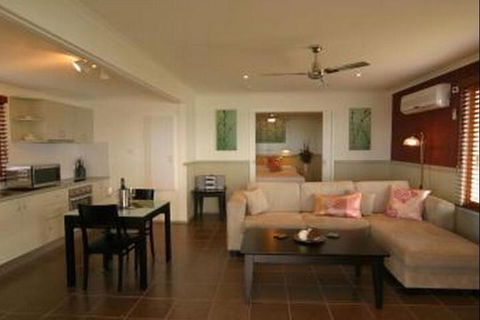 Kiama Harbour Cabins - Darwin Holiday 6
