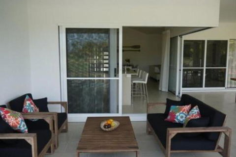 4 Cascade House Luxury Holiday Home - Darwin Holiday 4