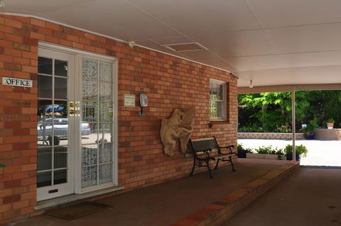 Poplars At Mittagong - Darwin Holiday 6
