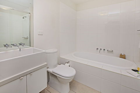 Waterfront Melbourne Apartments - Darwin Holiday 3
