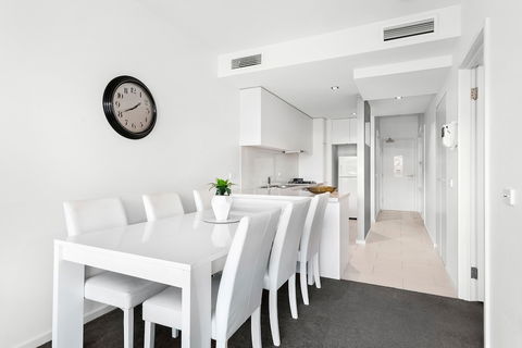 Waterfront Melbourne Apartments - Darwin Holiday 2