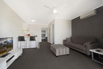 Cooroy Luxury Motel Apartments Noosa - Darwin Holiday 3