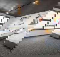 Nightcap at Chester Hill Hotel - Darwin Holiday