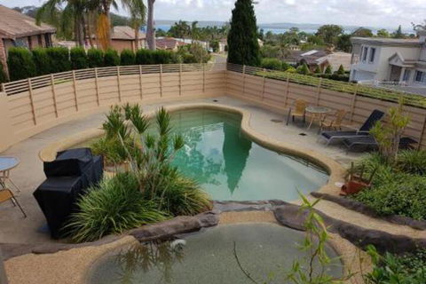 Corlette Poolside Getaway - Darwin Holiday 3