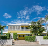 Byron Bathers - Darwin Holiday