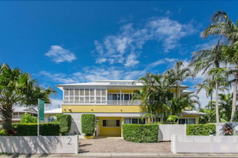 Byron Bathers - Darwin Holiday 0