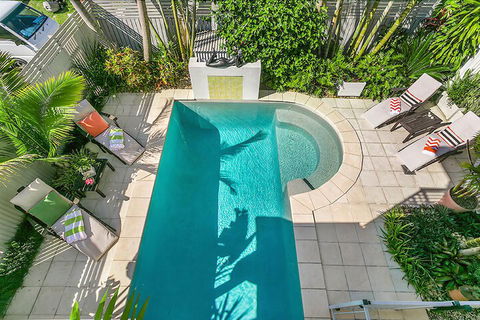 Byron Bathers - Darwin Holiday 1