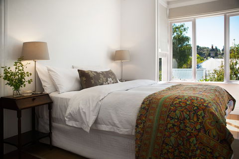 Sades - Darwin Holiday 6