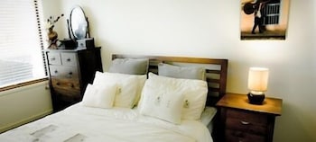Insaa Serviced Apartments Dandenong - Darwin Holiday 1
