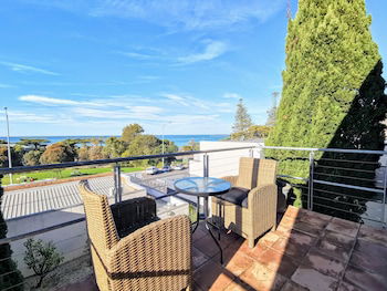 Phoenix Apartments - Darwin Holiday 1